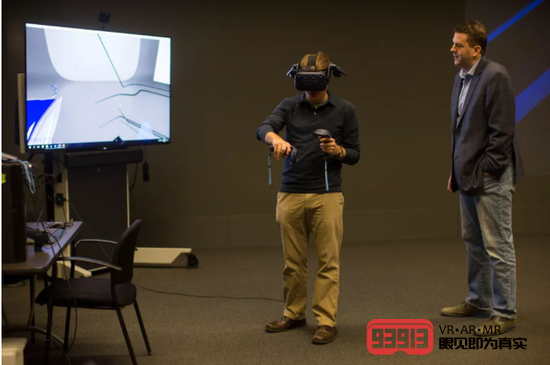 福特设计师们学习在VR中创造3D汽车