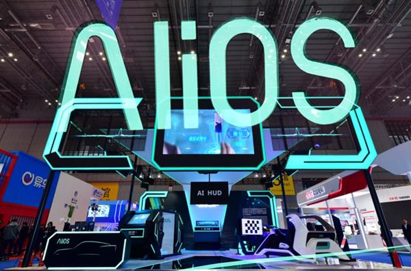 阿里发布AliOS车载小程序：可通过触控、语音在线点餐
