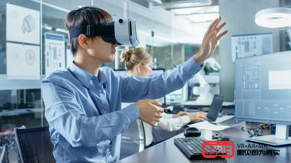 企业正在积极采用VR技术进行培训