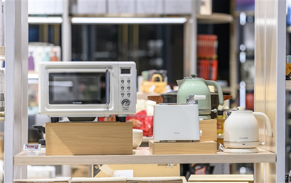 小米有品首家线下零售店开业:面积500平米 陈列2000件商品