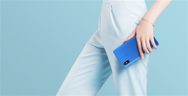 网友求Redmi Max巨屏手机 卢伟冰：目前没有计划