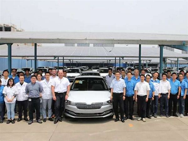 造型大改配置细腻 上汽斯柯达全新速派正式下线：三季度上市