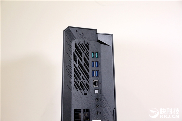 华硕ROG G21CX主机图赏：小机箱塞入i9-9900K+RTX2080