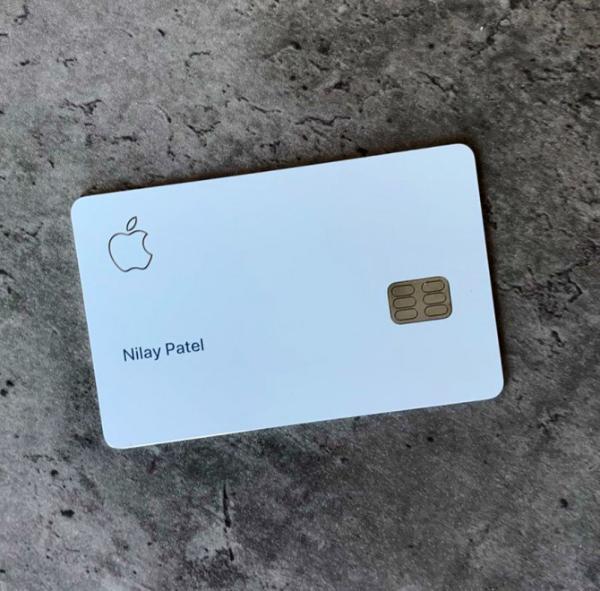 皮革、牛仔布会导致卡面永久变色，娇贵的Apple Card是什么来头？