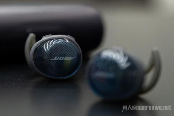 Bose耳机 重低音环绕在耳边 加速运动节奏提升运动体验