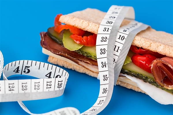 避免肥胖并保持健康的小诀窍：节食并不能有效减肥
