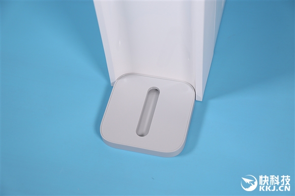 米家即饮热水机C1图赏：2.5L可视水箱 3秒出热水