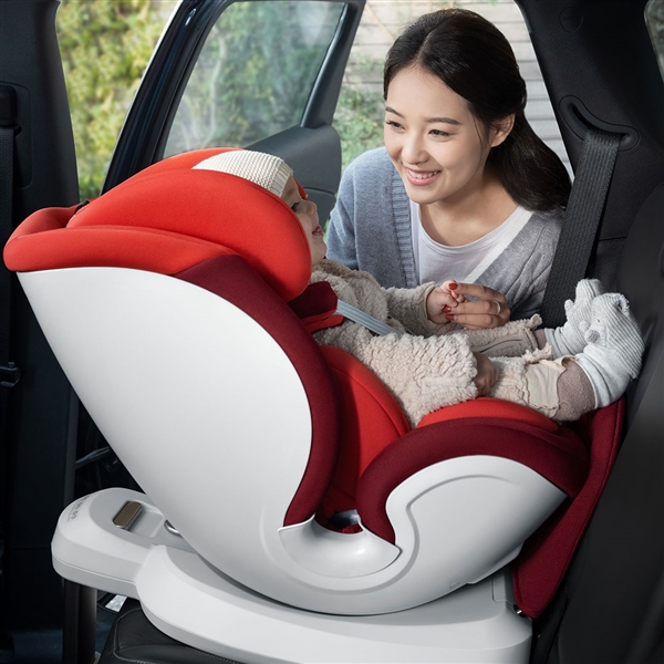 小米有品众筹儿童安全座椅：0-12岁都能用 360°自由旋转