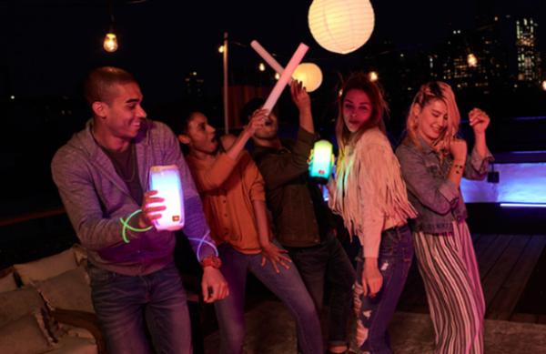 神仙级光效！派对聚会神器JBL PULSE4音乐脉动四代便 携式音箱仅1838元