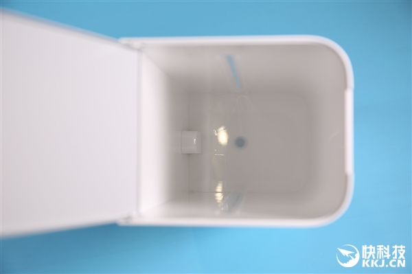 米家即饮热水机C1图赏：2.5L可视水箱 3秒出热水