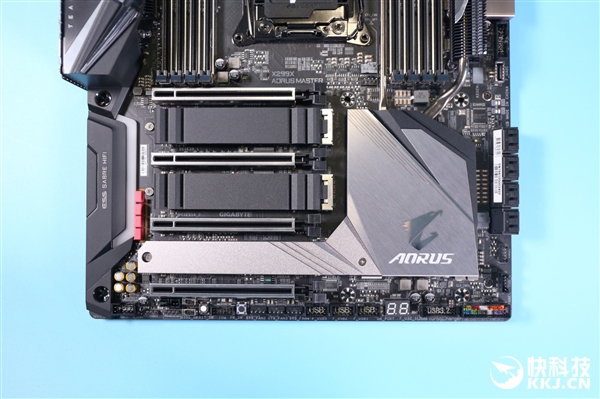 十代发烧酷睿X直接上 技嘉X299X AORUS MASTER主板图赏