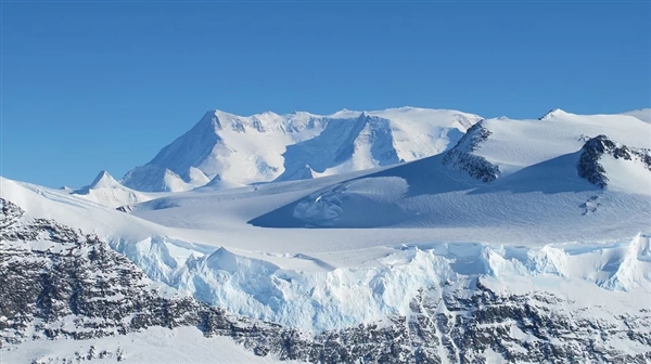 科学家在南极发现地球大陆最深点：可达海平面下3500米