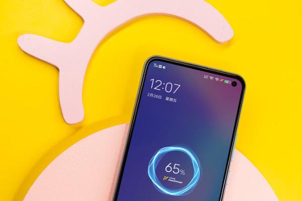 vivo 骁龙765G配5000mAh电池 2000元区间vivo Z6难觅对手