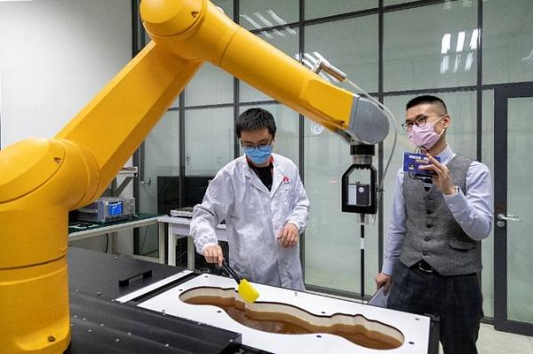 华为手机产品副总裁郑平方：荣耀成功源于和华为共享质量体系
