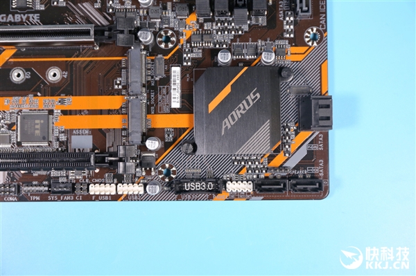 双M.2接口 技嘉新小雕B450M AORUS ELITE图赏