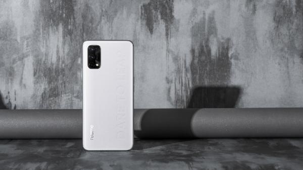 真香回归 realme Q2系列官宣：65W超闪加持