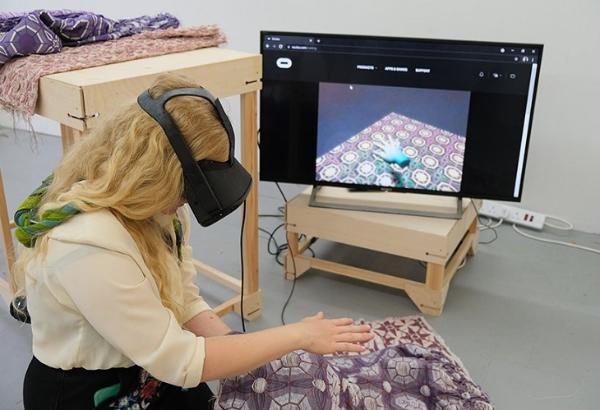 英国伦敦皇家艺术学院设计师展示VR互动刺绣作品