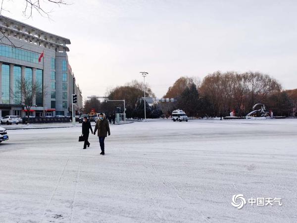 今冬以来最强寒潮袭击甘肃酒泉 天寒地冻道路结冰