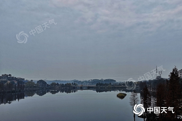 湖南多地今日阴雨持续“在线” 湘东局地有轻到中度霾