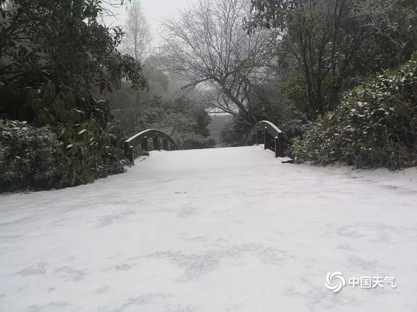 寒潮来袭 江西北部多地降今冬初雪