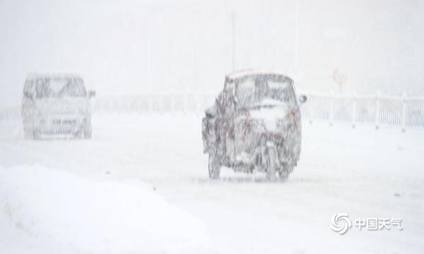 寒潮余威不减 威海再降中雪阻碍交通