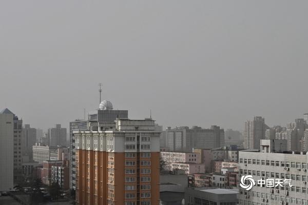 沙尘继续影响北京 部分地区空气质量达中度以上污染