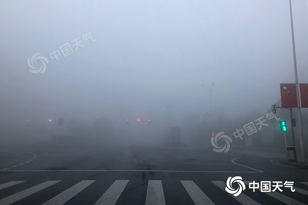 湖南多条高速因雾受管制 明晨仍有大雾需防范-资讯-中国天气网