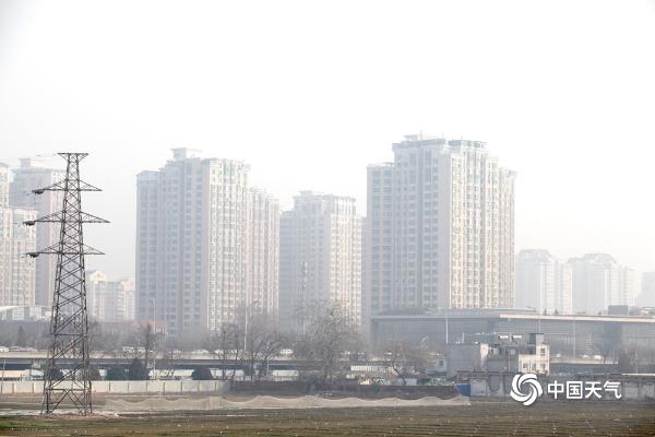 北京今天部分地区出现重度污染 出行需做好防护