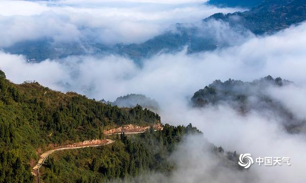 航拍重庆石岭山云海  气势磅礴蔚为壮观