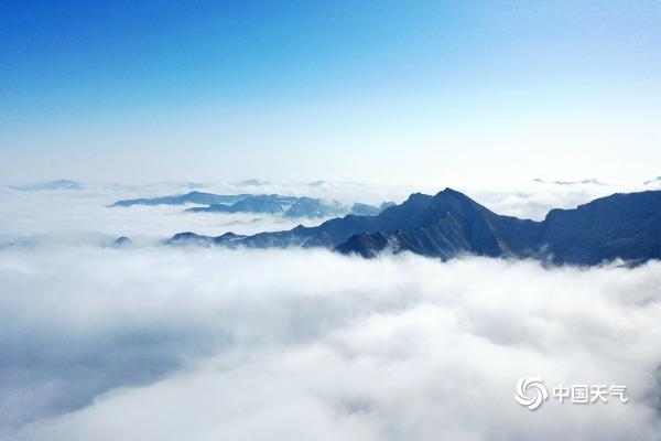 京郊百花山现云海景观 如临大海之滨