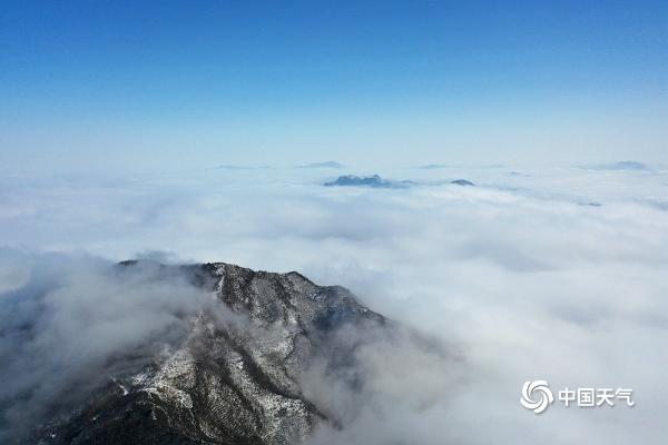 京郊百花山现云海景观 如临大海之滨