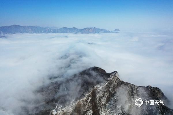 京郊百花山现云海景观 如临大海之滨