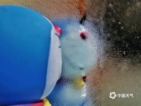 贵州黎平遭遇“回南天” 地面墙壁湿漉漉