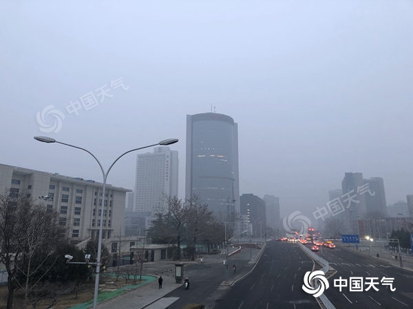 今日北京小雨亮相 大雾致多条高速封闭