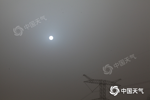 严重污染！北京PM10均值超2000 今天是沙尘影响主要时段