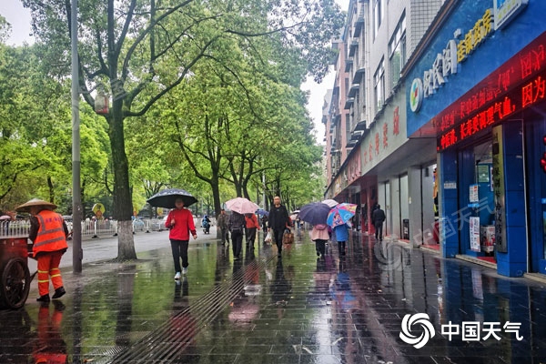 江南华南局地有暴雨 东北气温起伏大