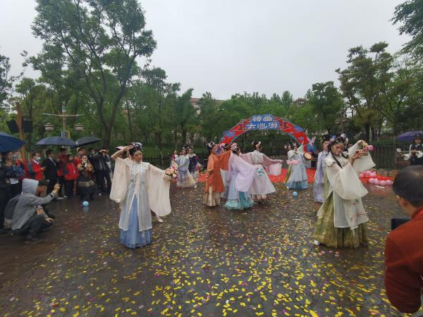 长沙方特东方神画五一将推出“九州华裳聚方特”主题活动