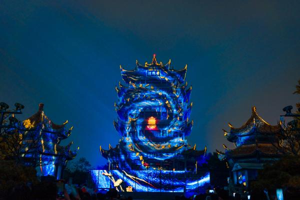 文化古城如何在光影中变身“时髦精”