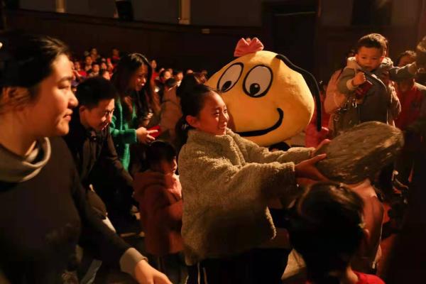 “茶＋戏剧”跨界破圈 茶文化能雅也能潮
