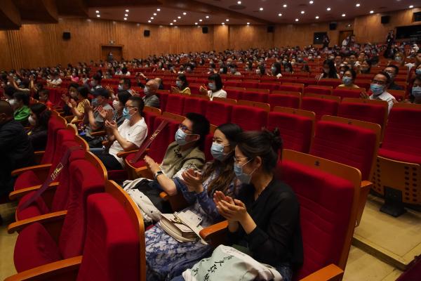 话剧《十字街头》揭幕北京大学·国家大剧院艺术周
