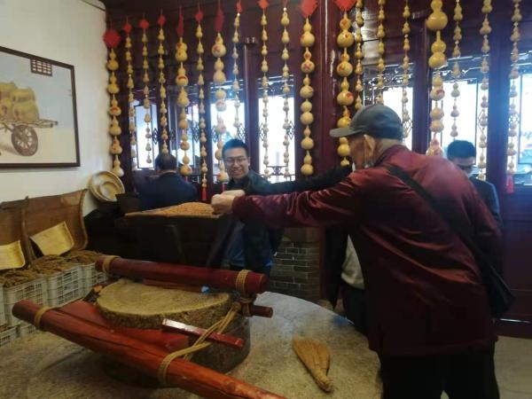 宝源老醋坊晋源号：展示非遗制醋工艺