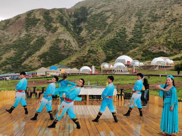 新疆温宿县塔格拉克村，变身乡村振兴靓丽“风景线”