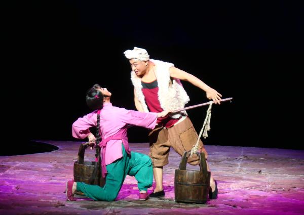 现代对接传统 秦腔《王贵与李香香》西安“诗化”上演