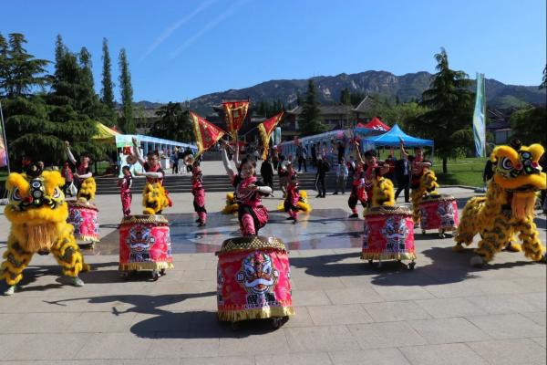 山东平邑：“五一”精彩文旅活动吸引游客”打卡“