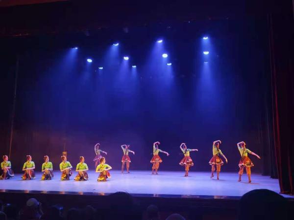 全国18所艺术院校近千人参演 快来看看这场舞蹈教学盛宴