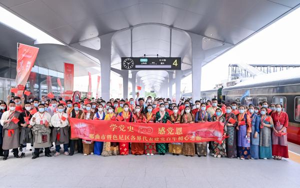 上海一嘉兴红色旅游列车：重走一大路