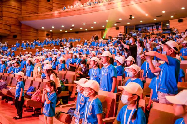 超3000人在上海保利大剧院唱响百年赞歌