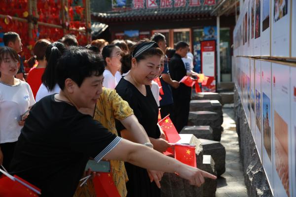 陕西新闻影像展、非遗主题展在永兴坊启动 红色展演庆祝党的百年华诞