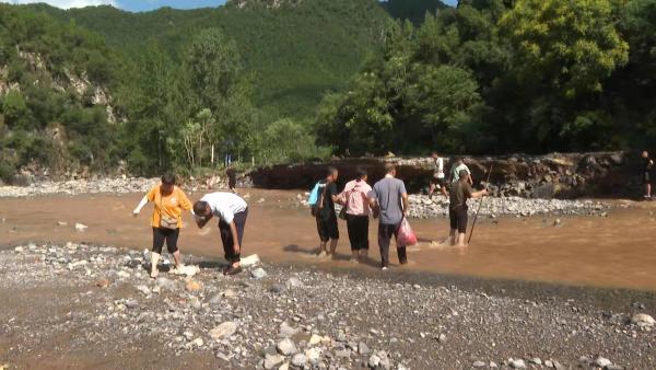 20小时紧急救援，山西蟒河景区700多名游客安全送返