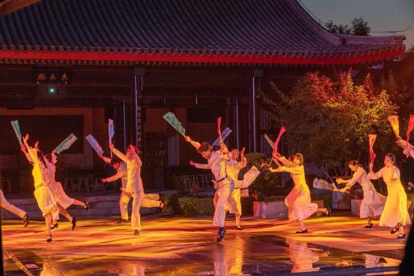 唐山首部红色主题沉浸式实景体验剧《相期吾少年》正式公演